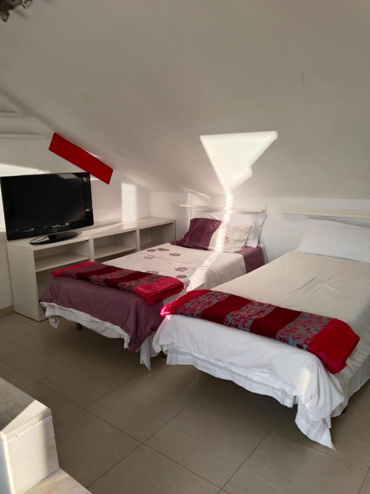 Séjour chez l'habitant Newly Renovated Discover The Truth About Our Beautiful Oceanfront In Recent Renovations And New Management Ensure An Unforgettable Book Now And Experience It For Yourself Benalmádena