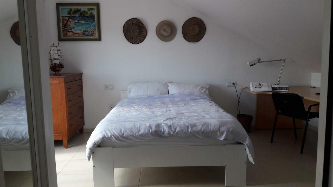 Newly Renovated Discover The Truth About Our Beautiful Oceanfront In Recent Renovations And New Management Ensure An Unforgettable Book Now And Experience It For Yourself Séjour chez l'habitant *